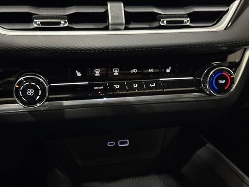 New 2026 Chevrolet Equinox LT w/ Safety and Technology Package AWD/4WD image 17
