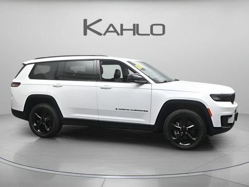 Used 2023 Jeep Grand Cherokee L Laredo AWD/4WD image 22