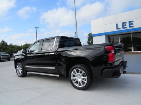 New 2026 Chevrolet Silverado 1500 High Country image 3
