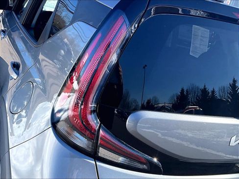 Used 2023 Kia Soul LX w/ LX Technology Package image 31