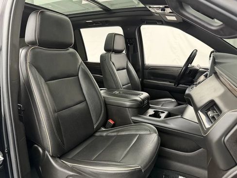 Used 2021 Chevrolet Suburban Premier AWD/4WD image 36