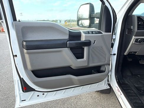 Used 2017 Ford F450 XL w/ Power Equipment Group image 13