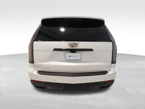 Used 2025 Cadillac Escalade ESV Sport w/ Touring Package AWD/4WD image 3