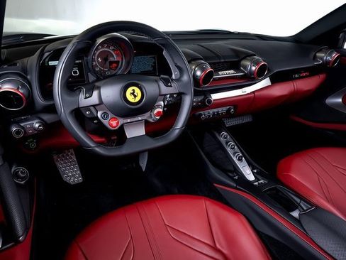 Used 2021 Ferrari 812 GTS image 5