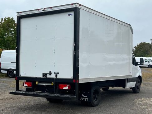 Used 2024 Mercedes-Benz Sprinter 4500 image 8