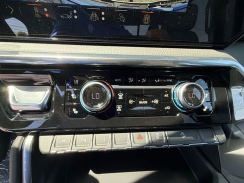 New 2026 GMC Sierra 1500 Denali w/ Denali Reserve Package AWD/4WD image 16