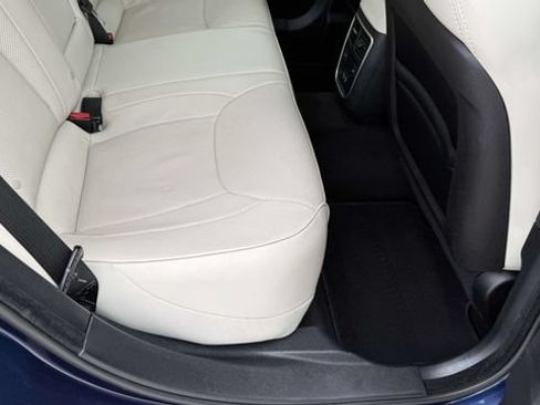Used 2015 Chrysler 300 C w/ Harman/Kardon Audio Group RWD image 21