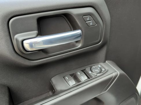 Used 2026 Chevrolet Silverado 1500 Custom Trail Boss w/ LPO, Dark Essentials Package AWD/4WD image 9