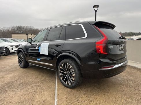 New 2026 Volvo XC90 T8 Plus image 5