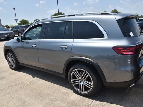 Used 2024 Mercedes-Benz GLS 450 4MATIC image 6