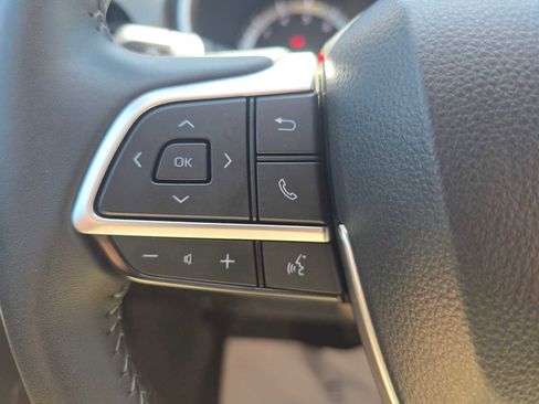Certified 2025 Toyota Highlander XLE FWD image 31