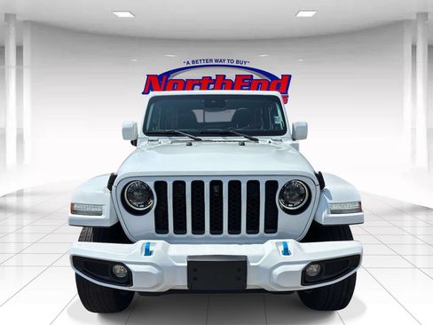 Used 2023 Jeep Wrangler Unlimited Sahara AWD/4WD image 8