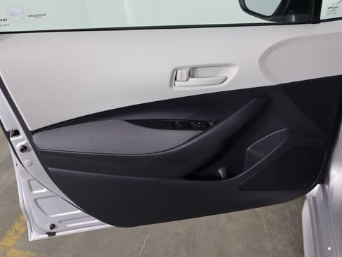 Used 2025 Toyota Corolla LE FWD image 19