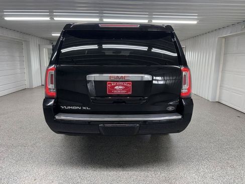 Used 2019 GMC Yukon XL Denali w/ Denali Ultimate Package AWD/4WD image 7