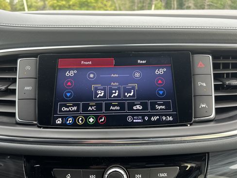 Used 2022 Buick Enclave Essence w/ LPO, Touring Package AWD/4WD image 17