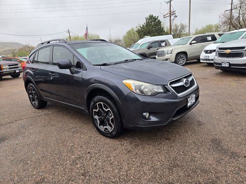 Used 2014 Subaru Crosstrek 2.0i Premium AWD/4WD image 2