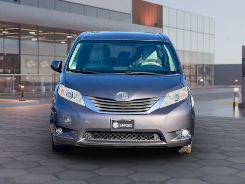 Used 2011 Toyota Sienna XLE w/ XLE Navigation Pkg image 23