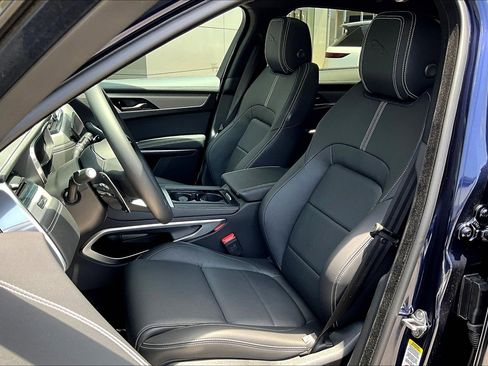 New 2026 Jaguar F-PACE R-Dynamic S image 9