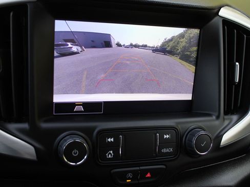 Used 2024 GMC Terrain SLT w/ Elevation Edition AWD/4WD image 14