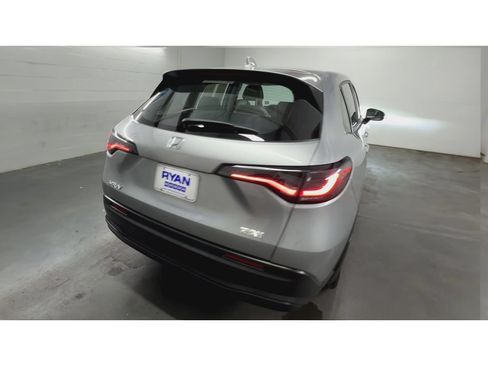 Used 2024 Honda HR-V LX image 8