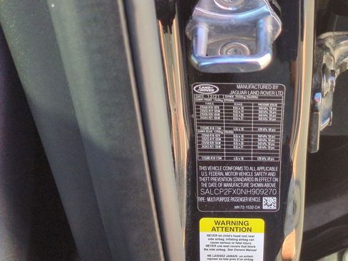 Used 2022 Land Rover Discovery Sport SE image 29