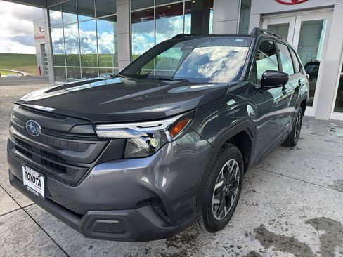 Used 2025 Subaru Forester image 5