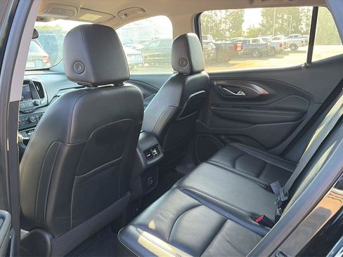 Used 2024 GMC Terrain SLT FWD image 4