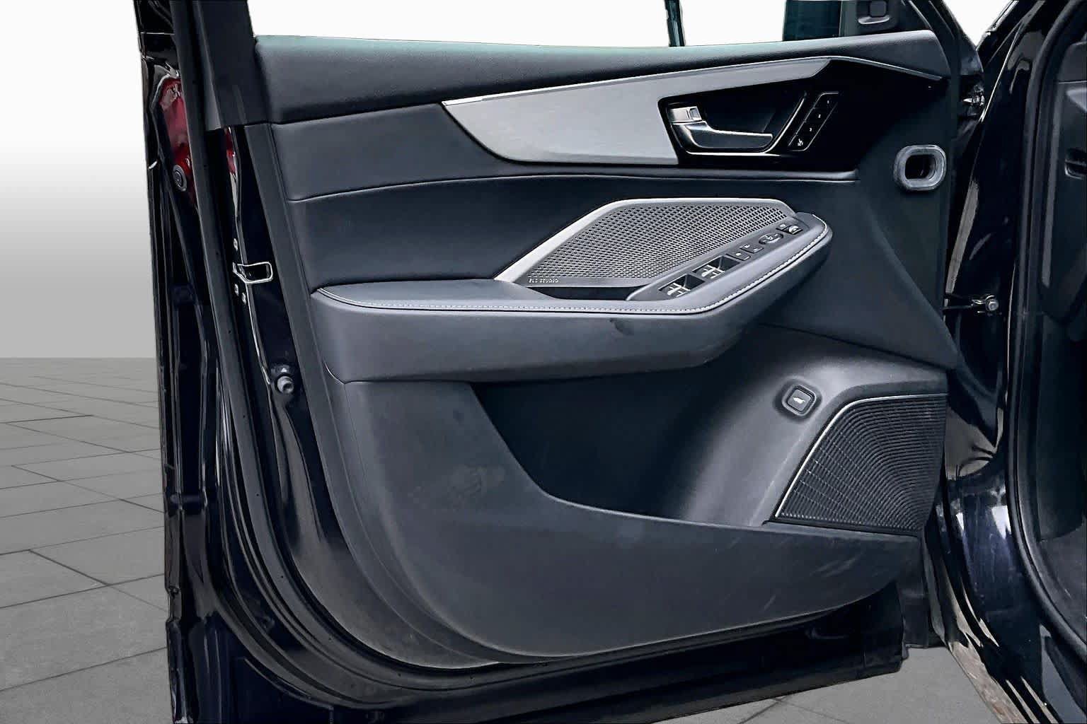 Certified 2024 Acura MDX w/ Technology Package FWD image 26
