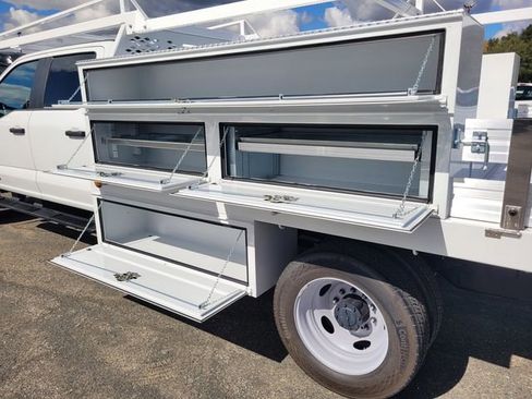 New 2024 Ford F550 2WD Crew Cab Super Duty image 17