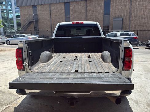 Used 2018 Chevrolet Silverado 3500 W/T w/ WT Convenience Package AWD/4WD image 9