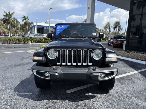 Used 2019 Jeep Wrangler Unlimited Sahara image 6