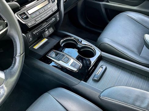 Used 2022 Honda Pilot Elite image 32