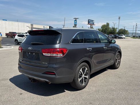 Used 2018 Kia Sorento EX AWD/4WD image 3