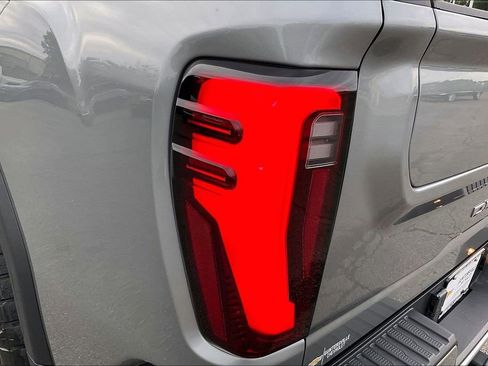Used 2024 GMC Sierra 2500 Denali w/ Denali Reserve Package AWD/4WD image 31