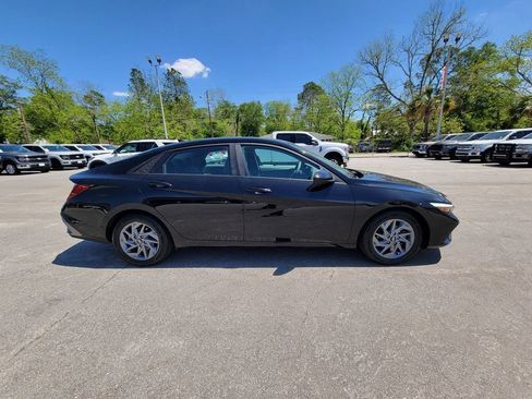 Used 2024 Hyundai Elantra SEL FWD image 6