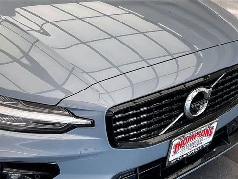 Used 2022 Volvo S60 B5 Momentum FWD image 31