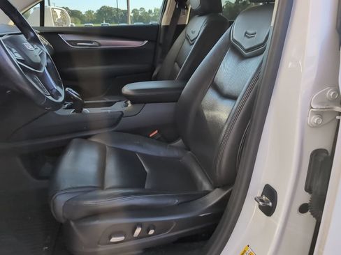 Used 2019 Cadillac XT5 Luxury FWD image 11