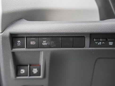 Used 2021 Toyota Sienna XLE image 43