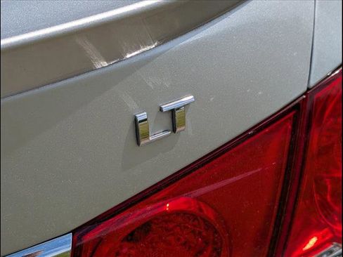 Used 2013 Chevrolet Cruze LT w/ RS Package image 8