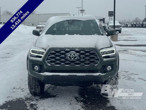 Used 2022 Toyota Tacoma TRD Off-Road w/ Technology Package image 9