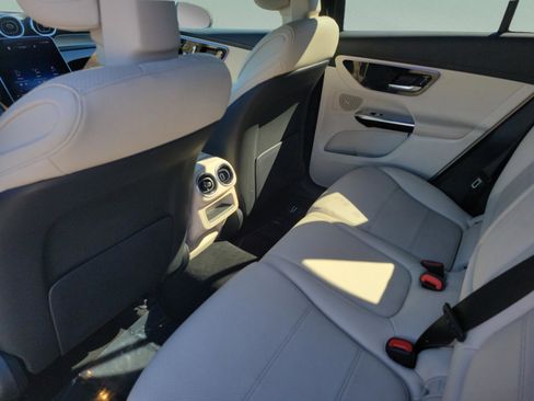 Used 2023 Mercedes-Benz GLC 300 4MATIC image 9