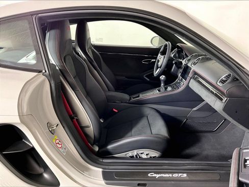 Used 2025 Porsche 718 Cayman GTS RWD image 17