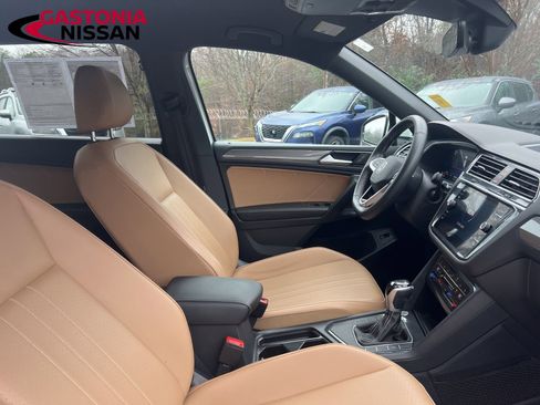 Used 2024 Volkswagen Tiguan SE image 23