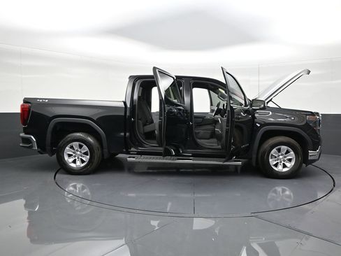 Used 2023 GMC Sierra 1500 SLE image 30