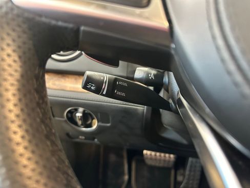 Used 2020 Mercedes-Benz SL 550 image 28