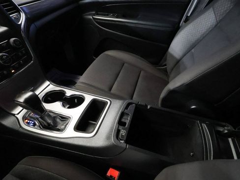 Used 2020 Jeep Grand Cherokee Laredo AWD/4WD image 21