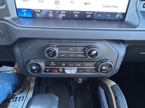 Certified 2025 Ford Bronco Badlands AWD/4WD image 17