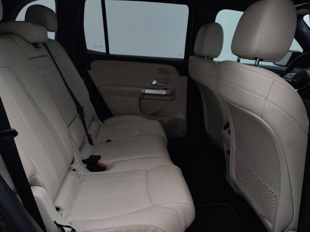 Used 2021 Mercedes-Benz GLB 250 w/ Premium Package image 19