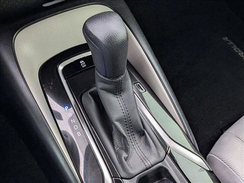 Used 2020 Toyota Corolla LE w/ Carpet Mat Package (TMS) image 15