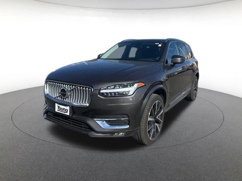 Used 2024 Volvo XC90 B5 Plus image 1